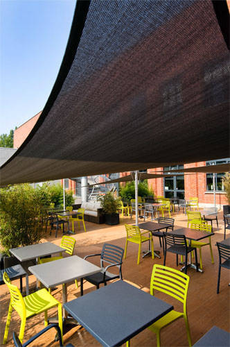 toile d'ombrage ajourée