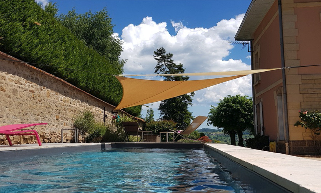 Voiles d'ombrage piscine 